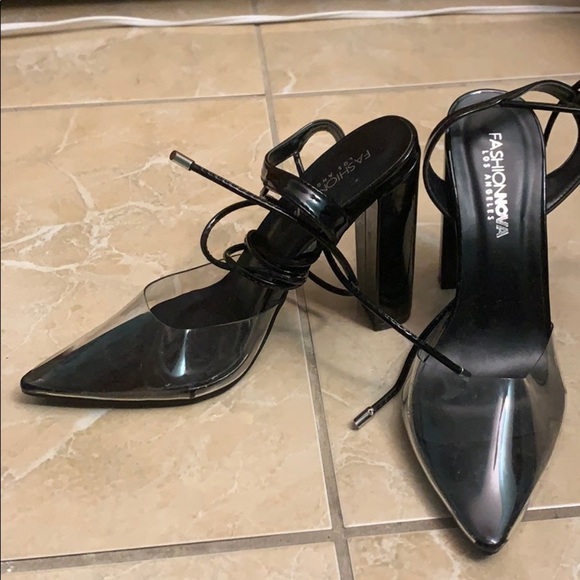 Fashion nova black block heel wrap and tie heels - Picture 2 of 3